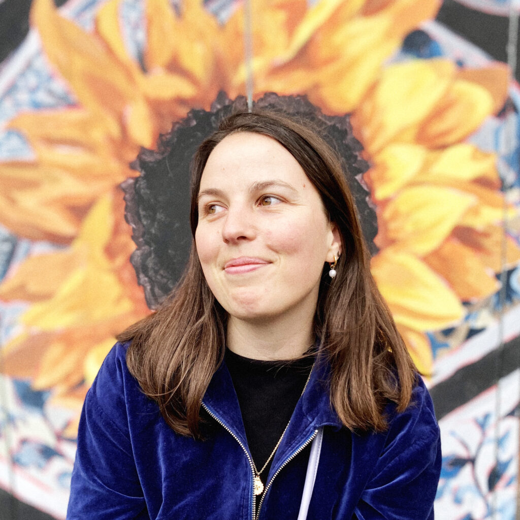 Portrait d'Amy Piou, illustratrice aimant le Japon et la nature