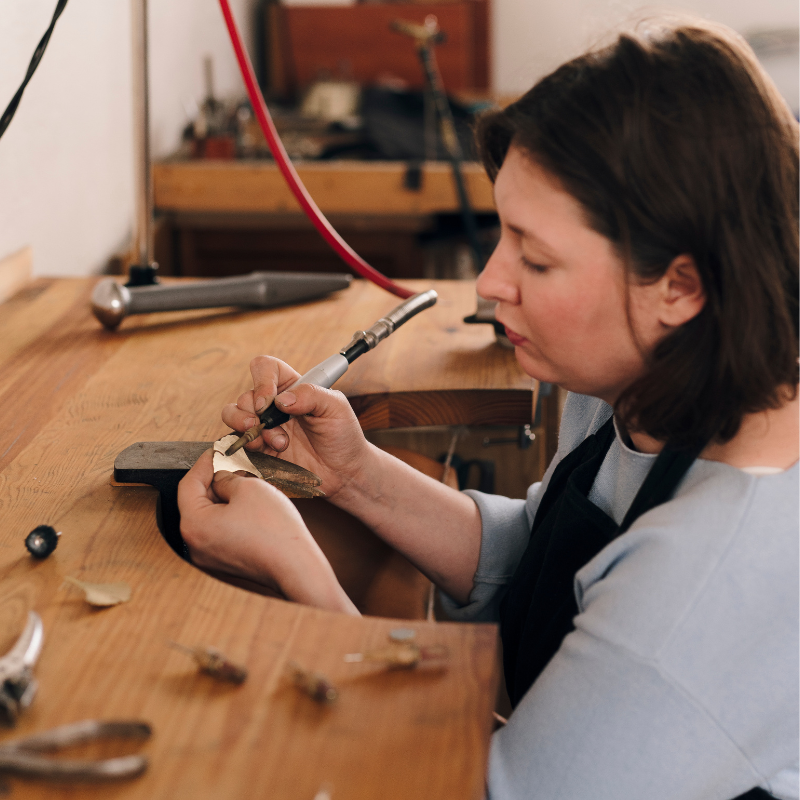 Claire Pontie créatrice de bijoux disponibles à l'Écrin à Strasbourg