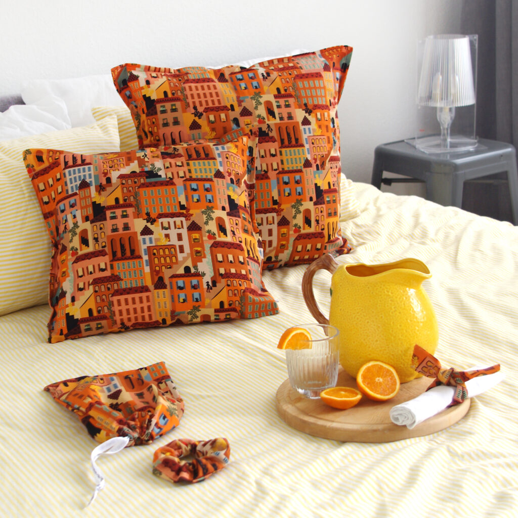 Coussins, pochon et chouchou de Vois là, marque de textile strasbourgeoise disponible au Générateur