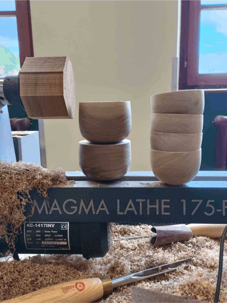 Tour à bois dans l'atelier de Laure Prin en Alsace