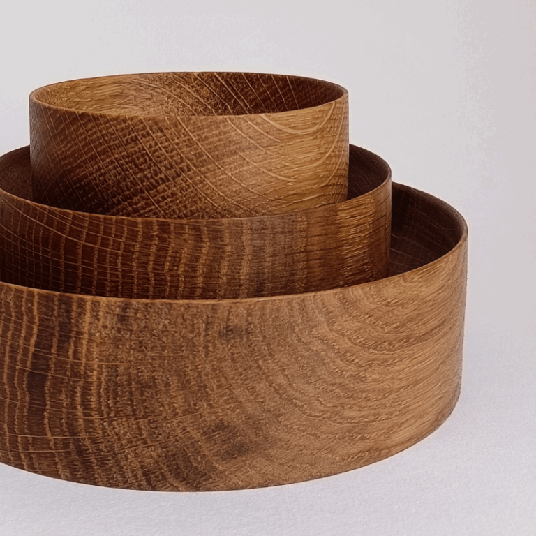 Vaisselle en bois artisanale par Laure Prin dans la boutique de créateurs l'Écrin