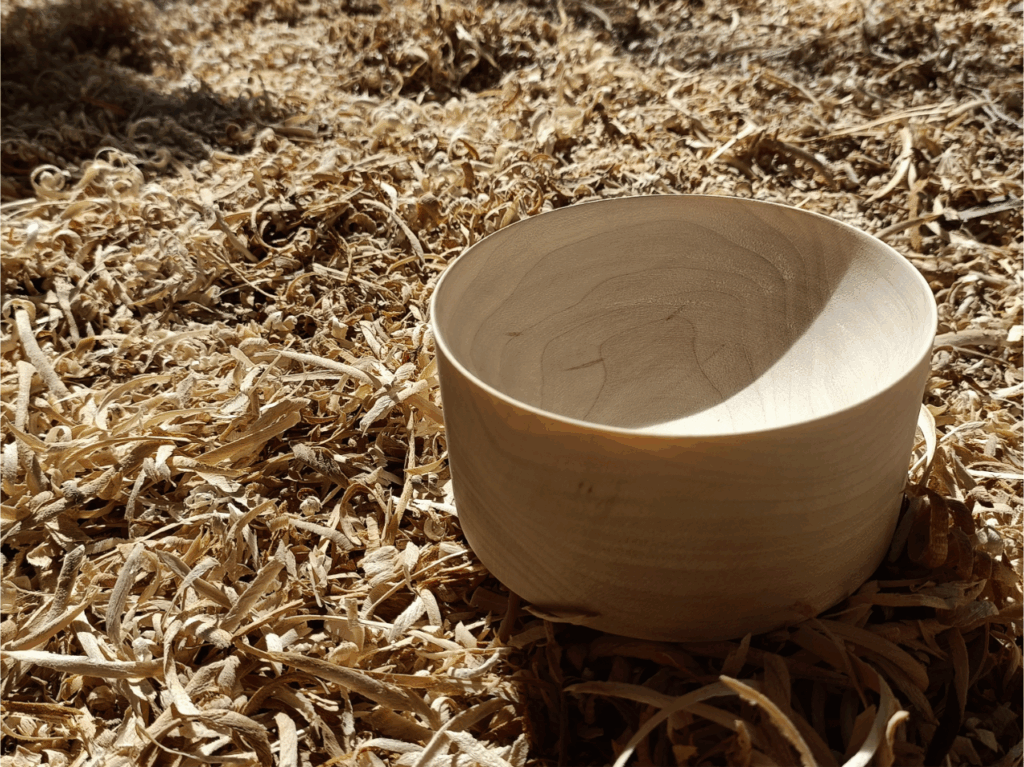 Bol en bois réalisé par Laure Prin en Alsace