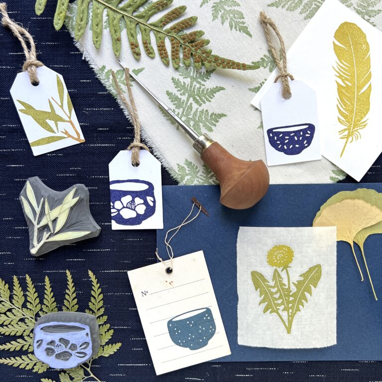 Tampons gravés à la main par Le Héron Graveur disponibles à la boutique de créateurs strasbourgeoise Le Générateur