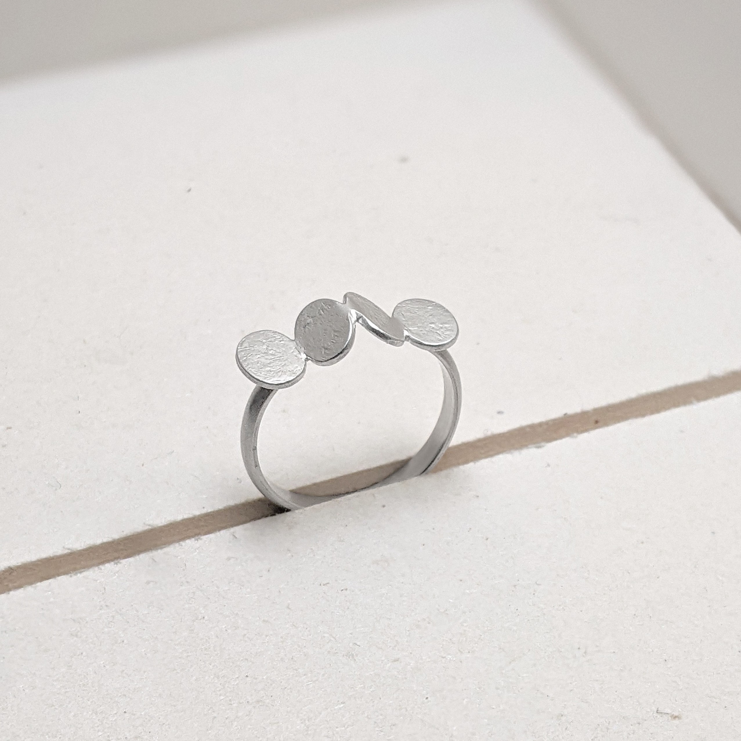 Lire la suite à propos de l’article Comment entretenir ses bijoux ? Tous nos conseils selon leur matière