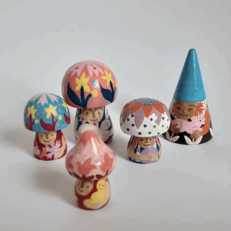 Kokeshi en bois de Claire Perret
