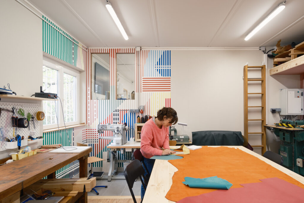Maéva Briwa, Atelier Grand Paradis, maroquinerie artisanale et durable à Strasbourg